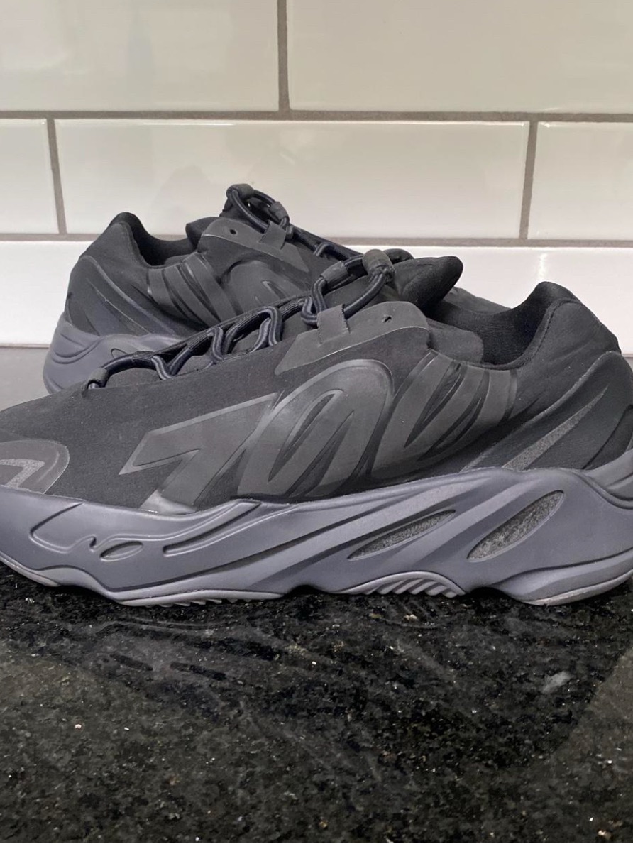 Yeezys 700 V3 Triple Black Metallic